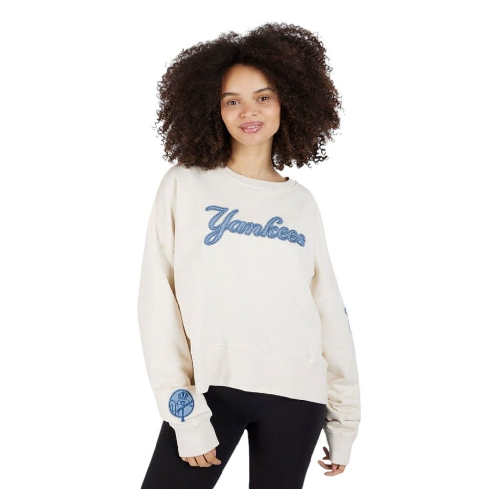 Yankees Women's Cream Crew Neck Sweater